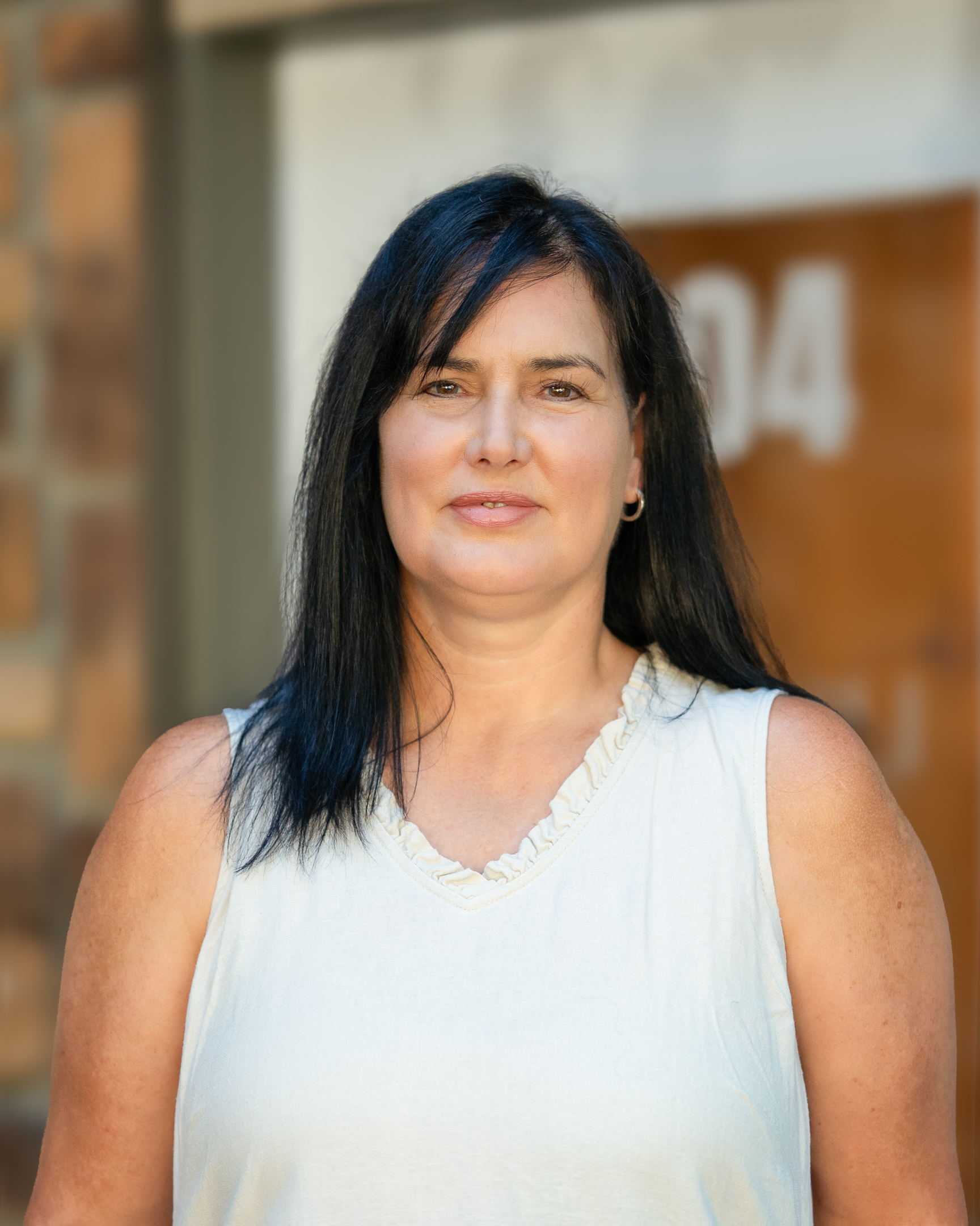 Elizabeth Hardy, Massage & Bodywork · Holistic Nutrition
